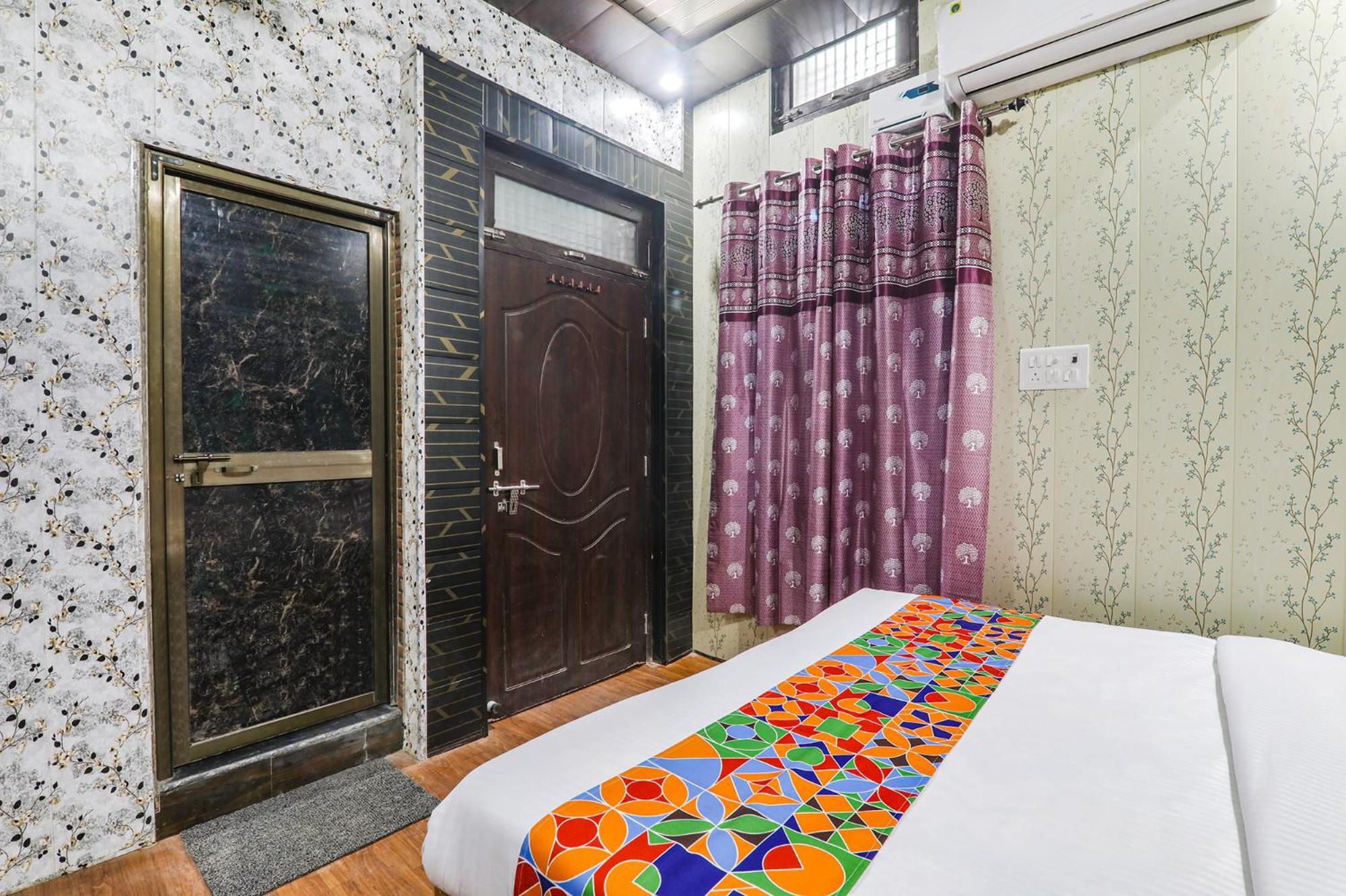 Fabexpress Milan Palace Ayodhya Exteriör bild