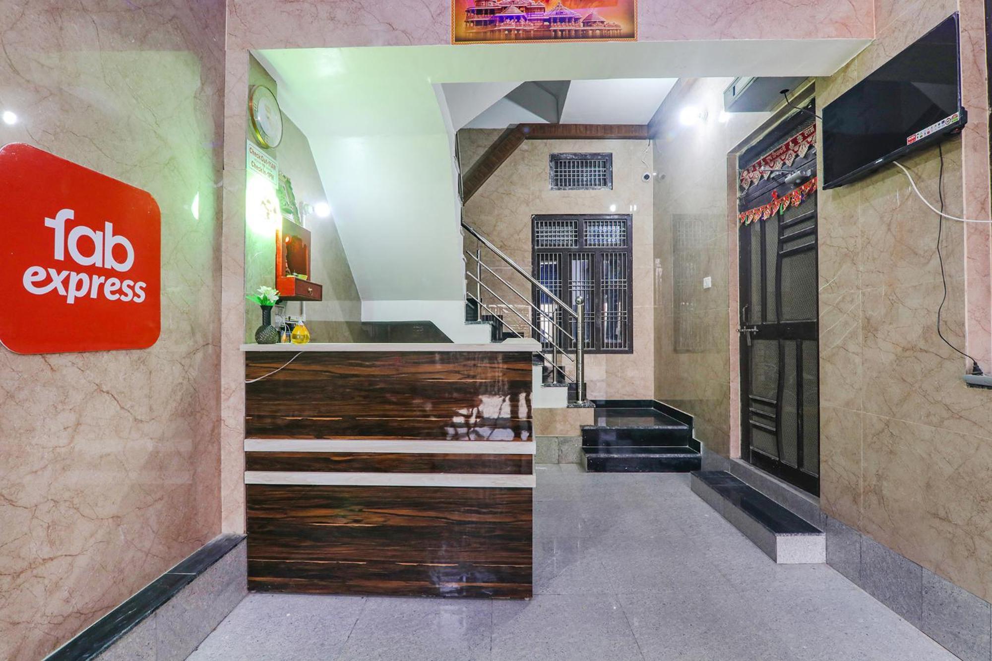 Fabexpress Milan Palace Ayodhya Exteriör bild